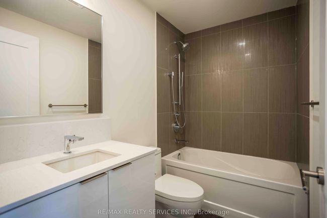 1806 - 28 Freeland St, Condo with 2 bedrooms, 1 bathrooms and null parking in Toronto ON | Image 14