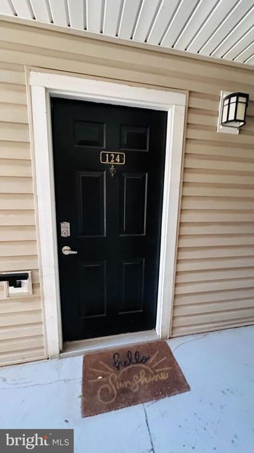 124-3308 Wyndham Cir, ALEXANDRIA, VA, 22302-4308 | Card Image