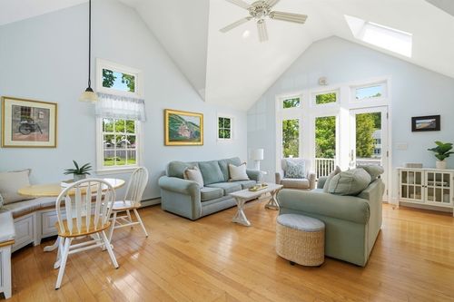 87 Franklin Rd, Norwell, MA, 02061-1544 | Card Image