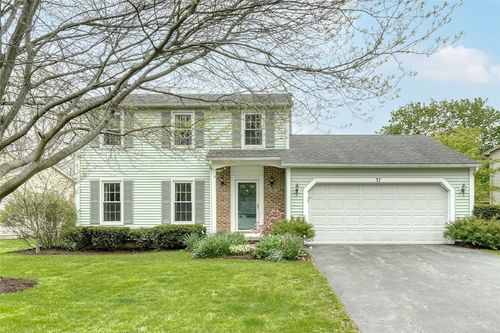 37 Pennicott Cir, Penfield, NY, 14526-9517 | Card Image