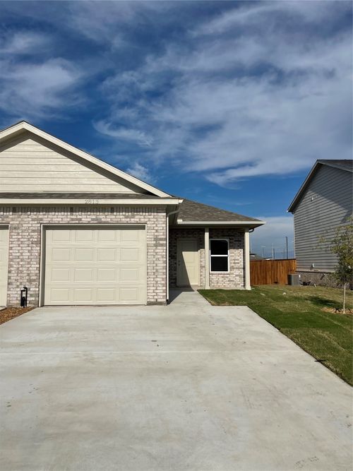 2813 Peony Dr, Sherman, TX, 75092-1100 | Card Image