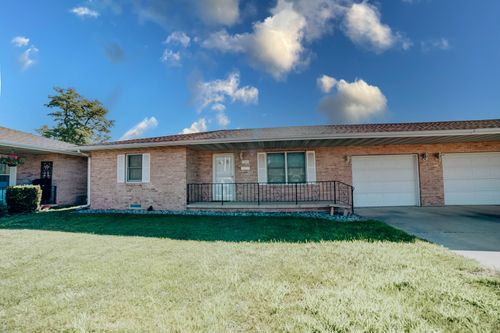 308 E Oak St, Watseka, IL, 60970-1348 | Card Image