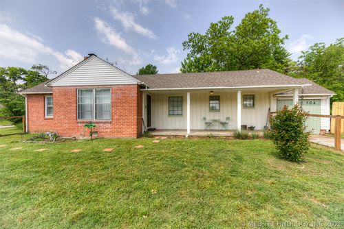 704 Knoxville Ave, Tulsa, OK, 74115-7221 | Card Image