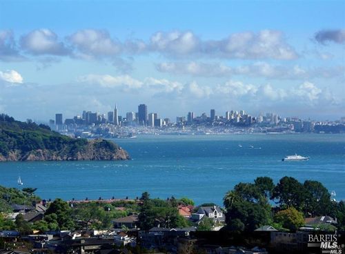 90 Lyford Dr, Tiburon, CA, 94920-1738 | Card Image