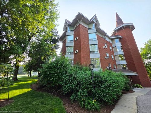 102-384 Erb St W, Waterloo, ON, N2L1W6 | Card Image