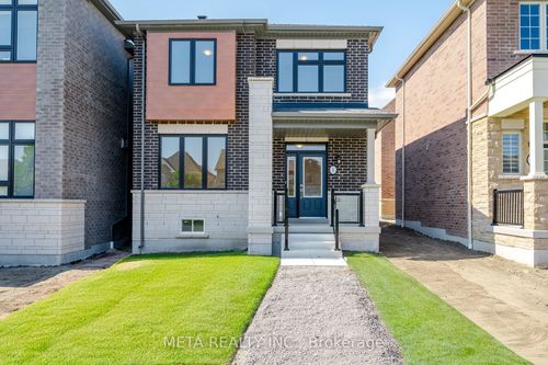 5 Mountainside Cres, Whitby, ON, L1R0P5 | Card Image