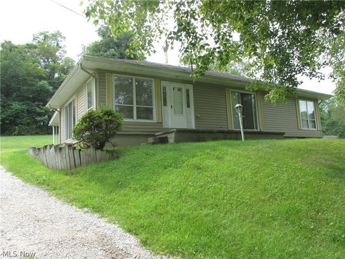 3916 Williamstown Pike, Williamstown, WV, 26187-8056 | Card Image