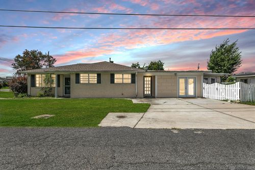 900 Keller Ave, Westwego, LA, 70094-4708 | Card Image