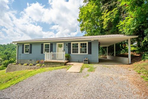 2105 Manuel Drive, Fairmont, WV, 26554-000 | Card Image