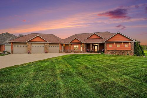 903 Fairway Drive, Pipestone, MN, 56164 | Card Image