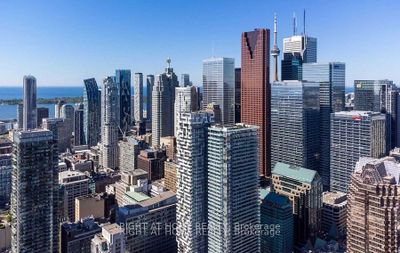 UPH07 - 20 Lombard St, Condo with 2 bedrooms, 2 bathrooms and 1 parking in Toronto ON | Image 3