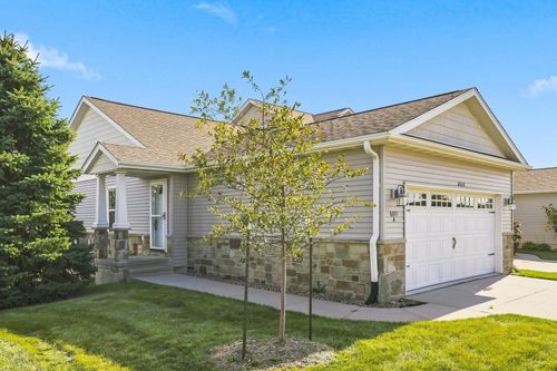 a-6010 Deere Creek Ln, Davenport, IA, 52807-3499 | Card Image