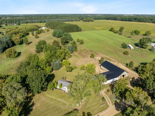 7131 Cowman Rd, Hubbardston, MI, 48845-9524 | Card Image