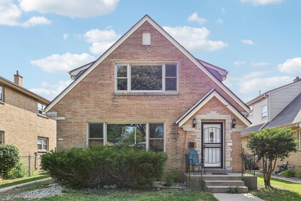 Leon Ter, Milwaukee, WI 53218