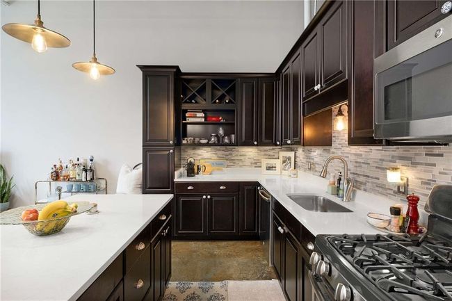 APT-2116 - 5200 Peachtree Rd, Condo with 1 bedrooms, 1 bathrooms and 2 parking in Chamblee GA | Image 6