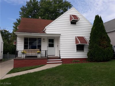 View of front of property featuring a covered fron porch | Image 1