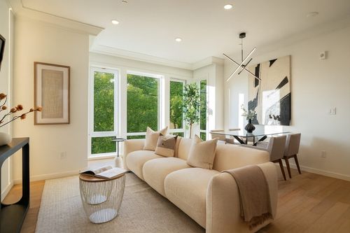 201-388 Washington St, Quincy, MA, 02169-5721 | Card Image