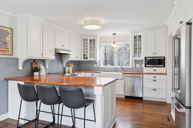 Pull up a seat at the breakfast bar! | Image 4