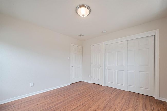 The Guest bedroom 2 closet | Image 39