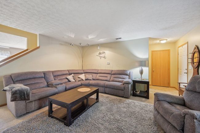 5307 Valley Forge St, Condo with 3 bedrooms, 3 bathrooms and null parking in Orient OH | Image 15