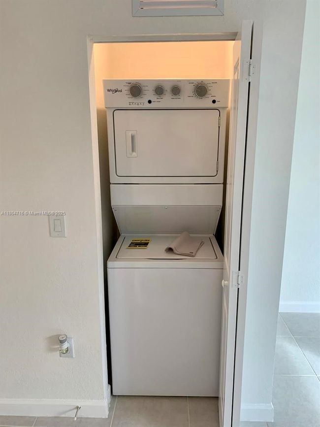 0 - 21025 Ne 8 Th Ave, Townhouse with 3 bedrooms, 3 bathrooms and null parking in Miami FL | Image 12