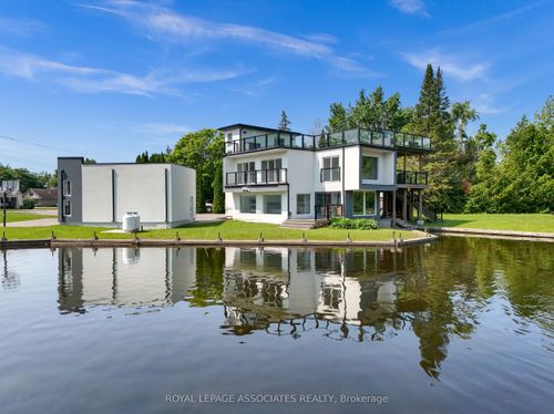 {{alt}} | Card Image