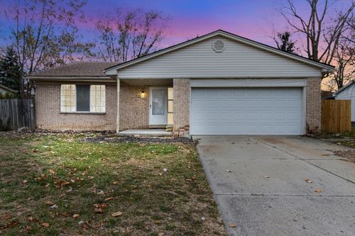 1735 Crestline Dr, Troy, MI, 48083-5552 | Card Image