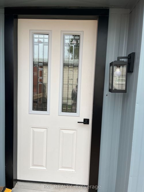 {{alt}} | Card Image