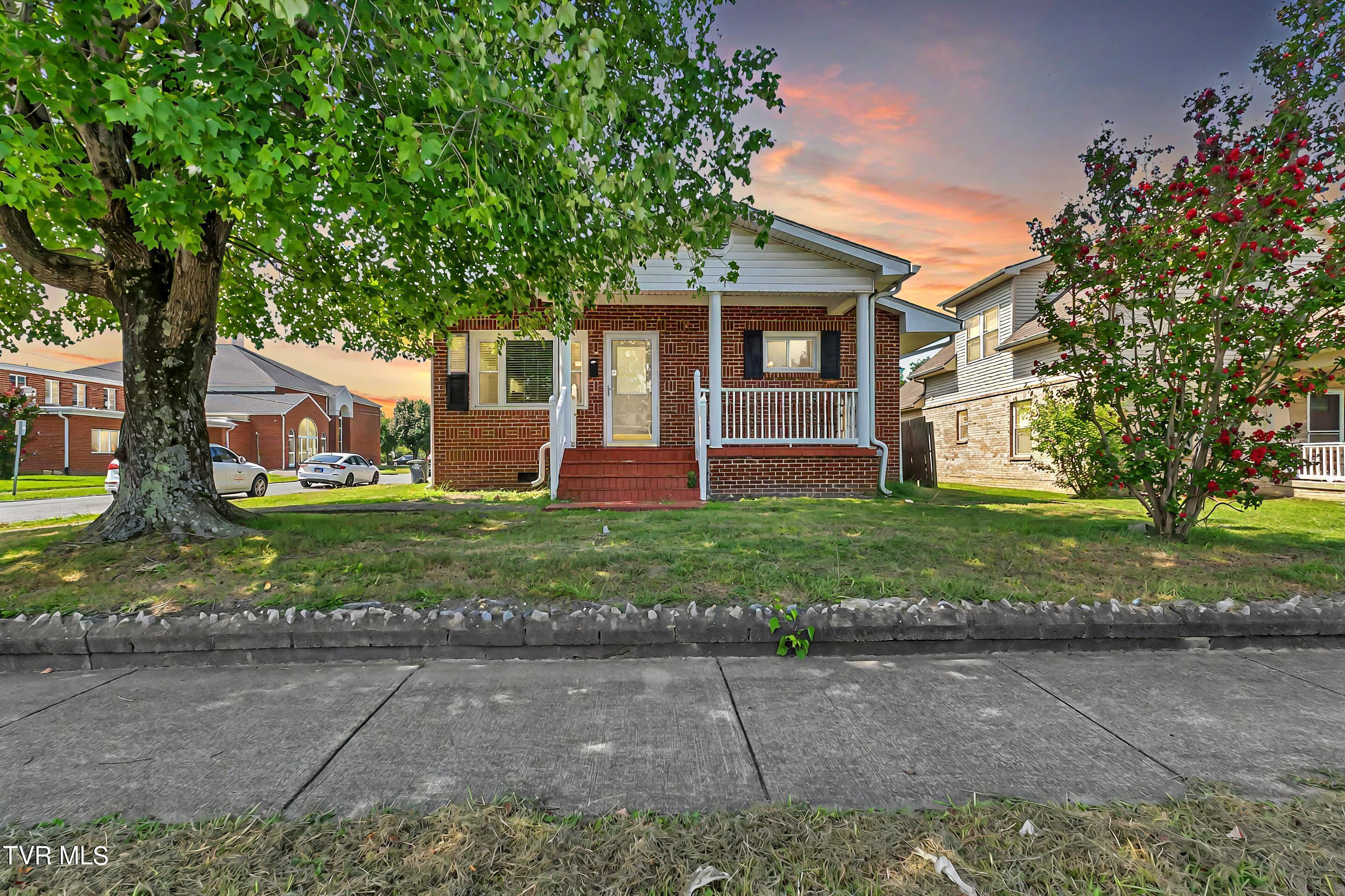 Carver St, Kingsport, TN 37660