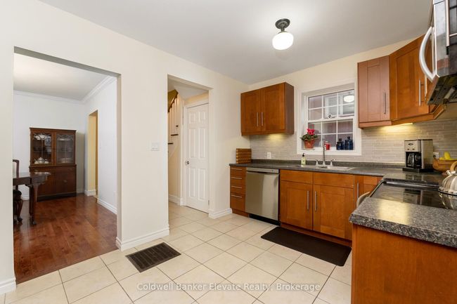 128 - 130 Main St S, Home with 4 bedrooms, 2 bathrooms and 6 parking in Halton Hills ON | Image 10