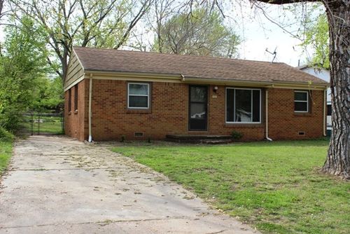 1251 N Woodlawn Blvd, Derby, KS, 67037-2715 | Card Image