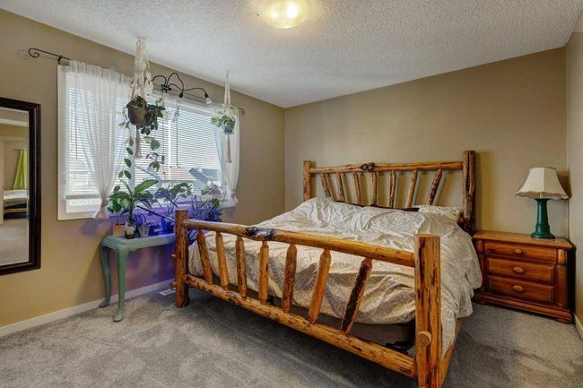 196 Silverado Plains Close Sw, Home with 3 bedrooms, 2 bathrooms and 4 parking in Calgary AB | Image 22