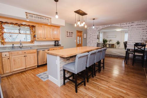 825 Fountain St, Mineral Point, WI, 53565-1311 | Card Image