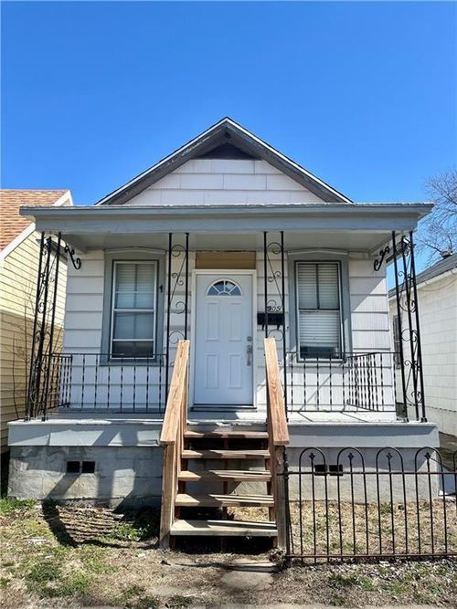 905 S 22nd St, Saint Joseph, MO, 64507-1132 | Card Image