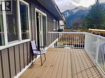 75 Highland Dr, House other with 3 bedrooms, 1 bathrooms and null parking in Ocean Falls BC | Image 3