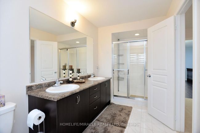 23 Falling Leaf Dr, House attached with 3 bedrooms, 4 bathrooms and 2 parking in Caledon ON | Image 21