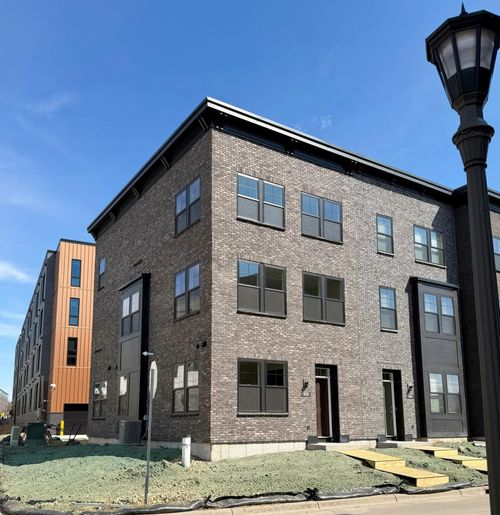 838 Woodland Dr, Saint Paul, MN, 55115-1466 | Card Image