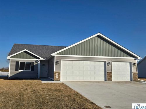 370 Horizon Dr, Le Center, MN, 56057-1345 | Card Image