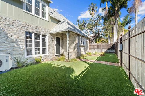 819 S Crestmoore Place, Venice, CA, 90291 | Card Image