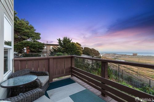 59 Kiska Rd, San Francisco, CA, 94124-5608 | Card Image