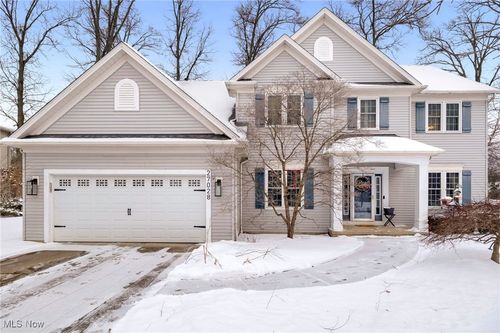 27028 Waterside Dr, Olmsted Twp, OH, 44138-3228 | Card Image