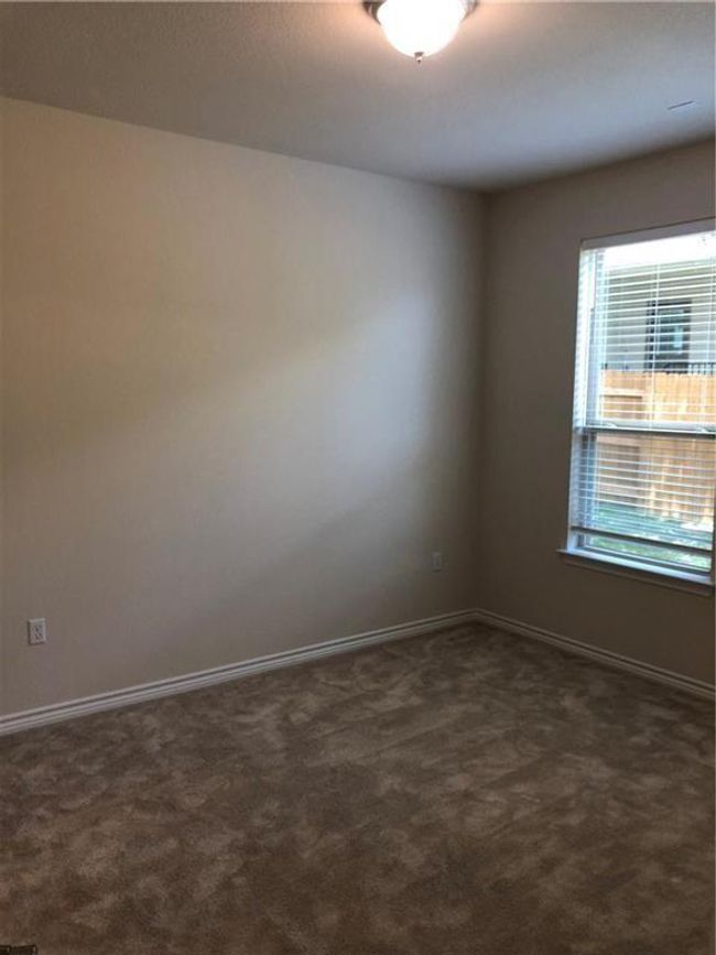 1st floor guest bedroom | Image 11