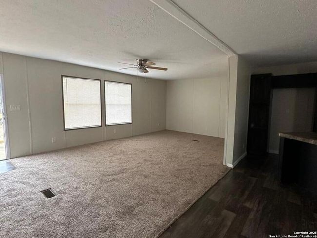 925 Pr 2630 Summit Orchard Ln, House other with 3 bedrooms, 2 bathrooms and null parking in Moore TX | Image 7
