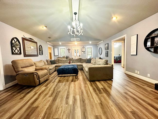 5712 70 Th Pl, House other with 3 bedrooms, 2 bathrooms and null parking in Lubbock TX | Image 11