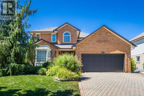 391 Kerman Avenue, Grimsby (Grimsby Beach), ON, L3M5C4 | Card Image