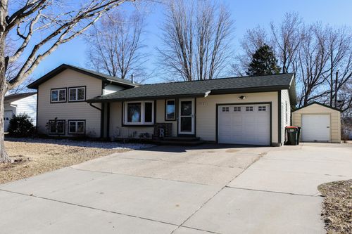 713 Elm Ave, Gaylord, MN, 55334-7752 | Card Image