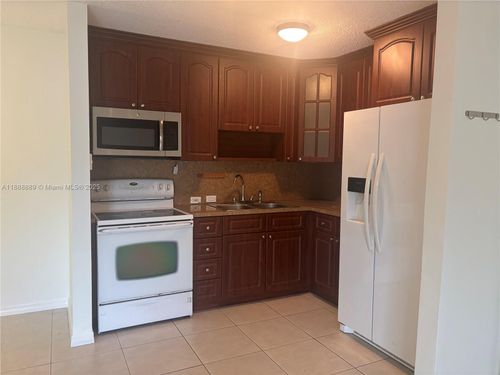 apt-103-771 Ne 199th St, Miami, FL, 33179-3066 | Card Image