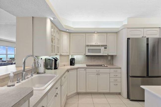 APT-1805 - 3550 Galt Ocean Dr, Condo with 2 bedrooms, 2 bathrooms and null parking in Fort Lauderdale FL | Image 9