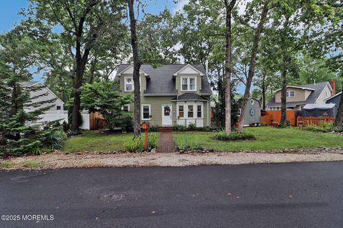 742 Tappan St, FORKED RIVER, NJ, 08731-1355 | Card Image
