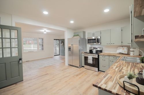 2907 Dunmore Dr, Nashville, TN, 37214-3211 | Card Image